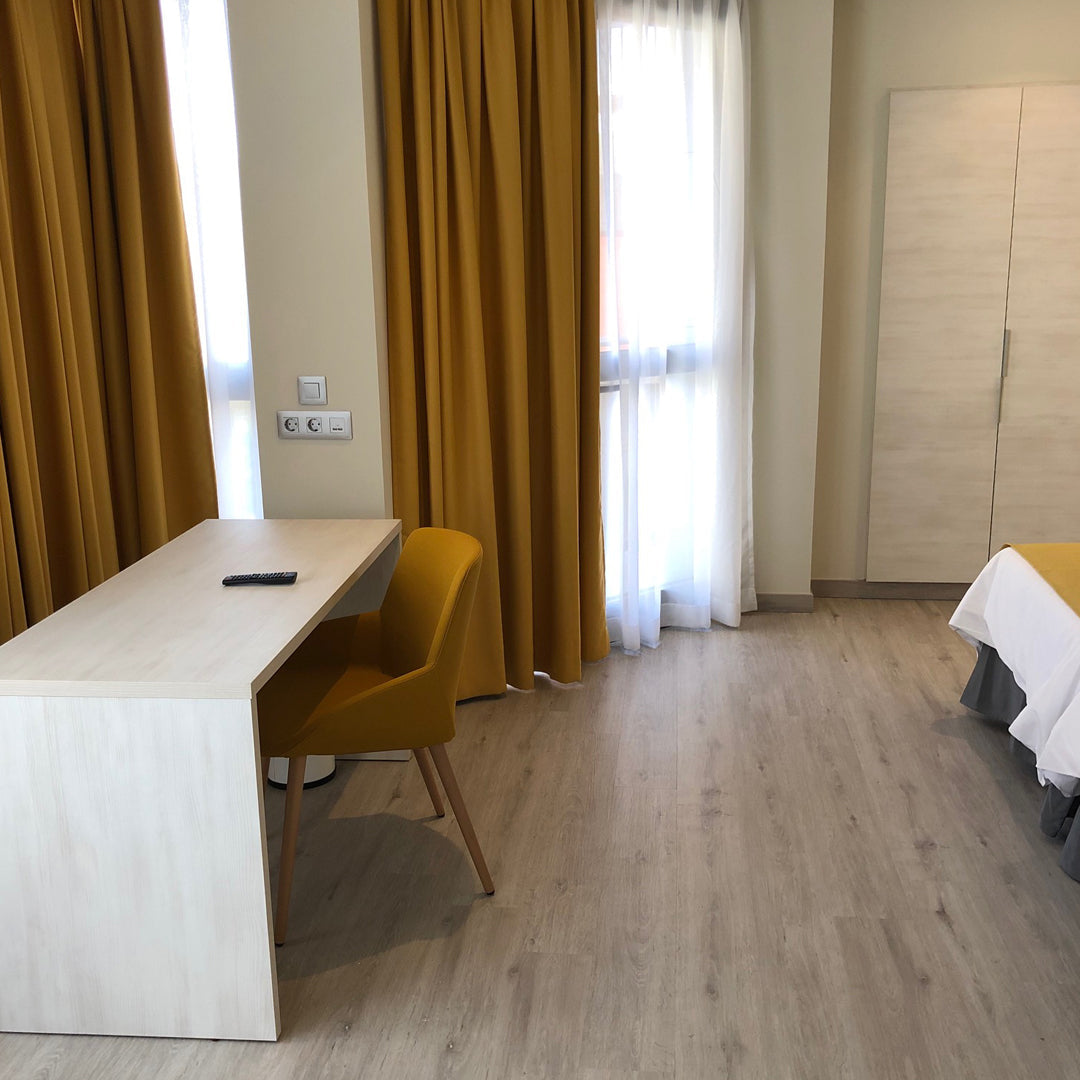 Noom Series 30 Armchair - Conical Wood Legs