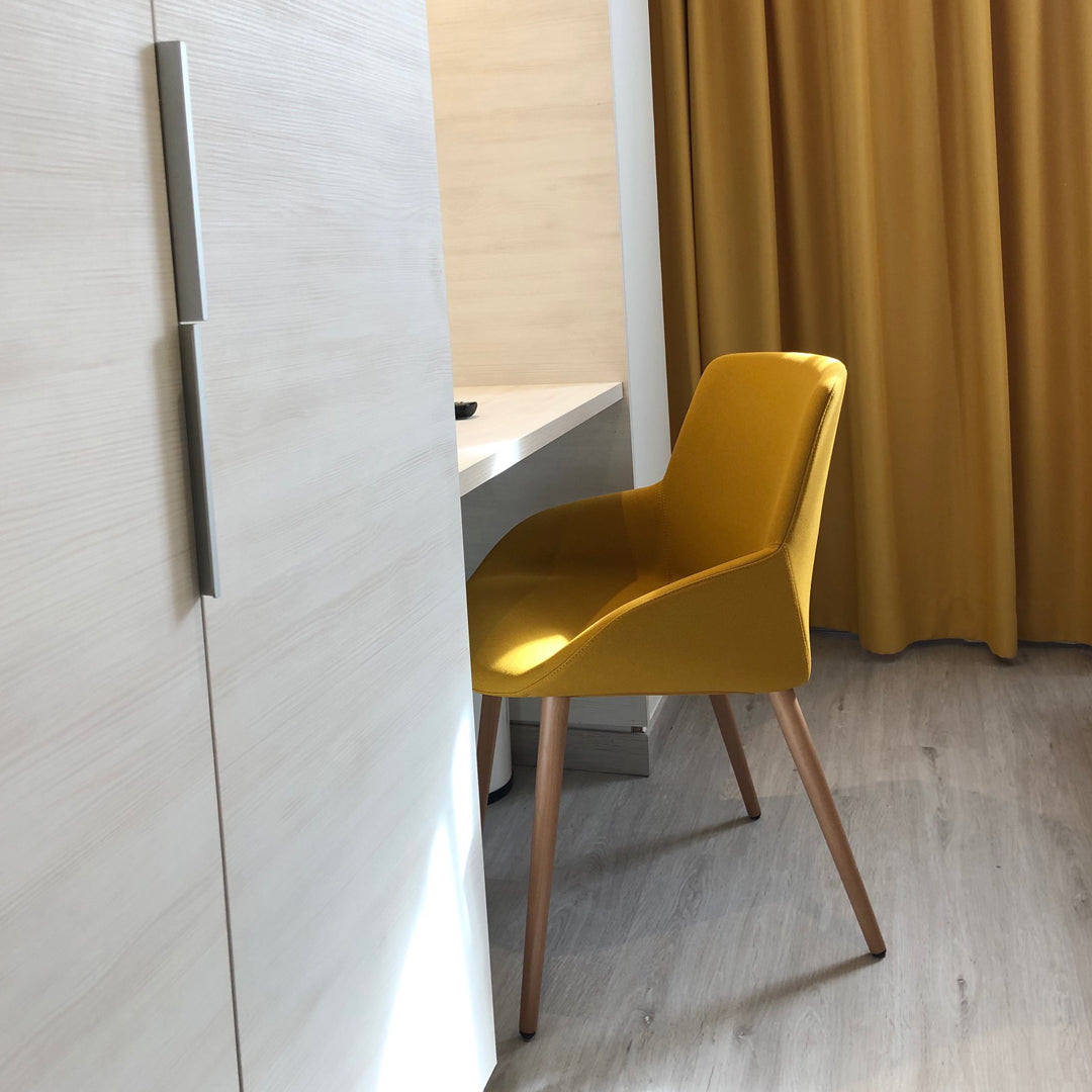 Noom Series 30 Armchair - Conical Wood Legs