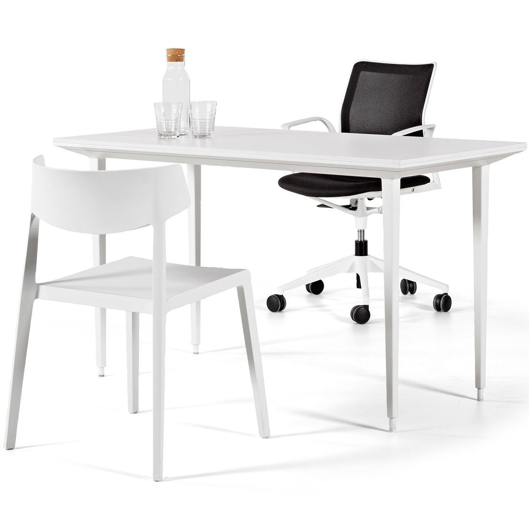 Longo Straight Desk - Height Adjustable