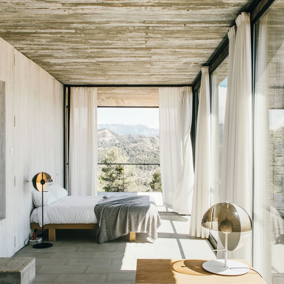 Theia P LED Floor Lamp