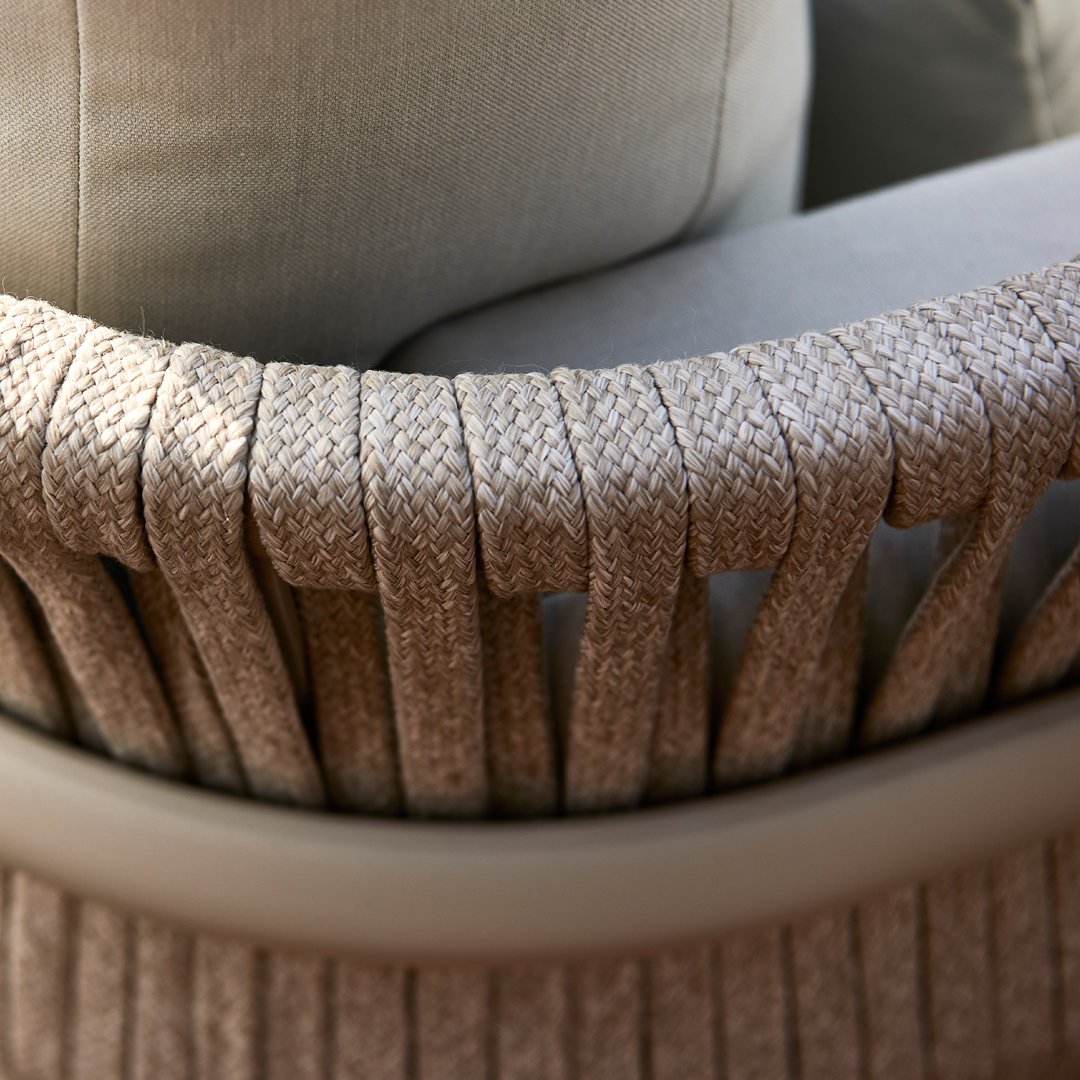 Mindo 106 Outdoor 2.5-Seater Sofa