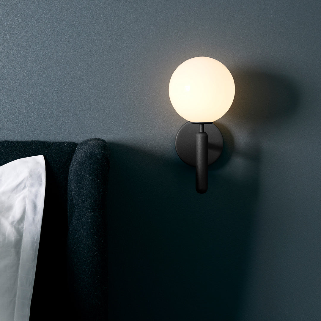 Miira Wall Light