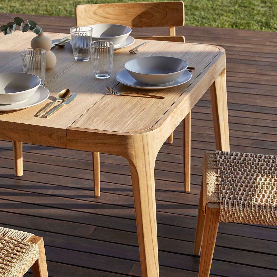 Paralel Outdoor Square Dining Table