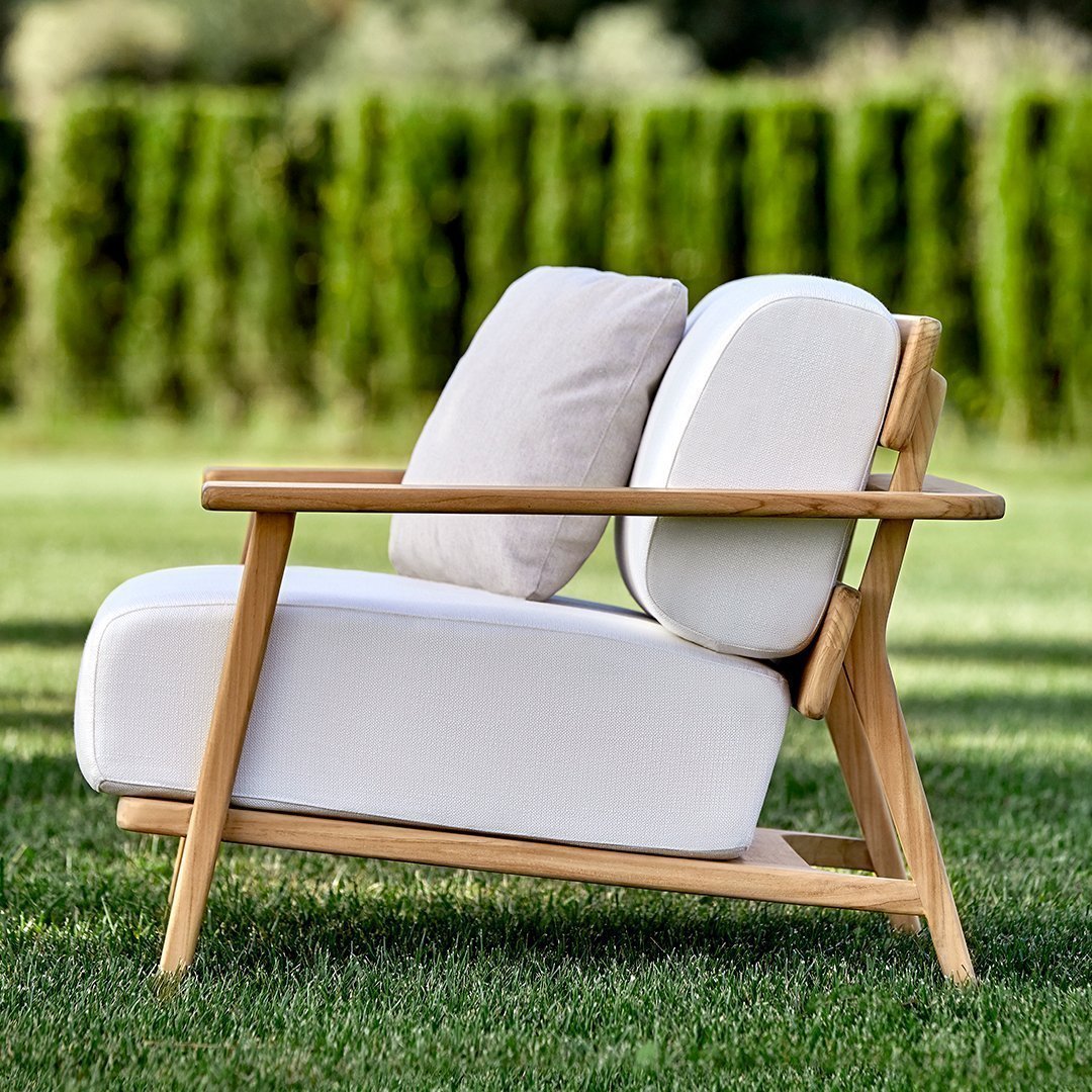 Paralel Outdoor Lounge Armchair