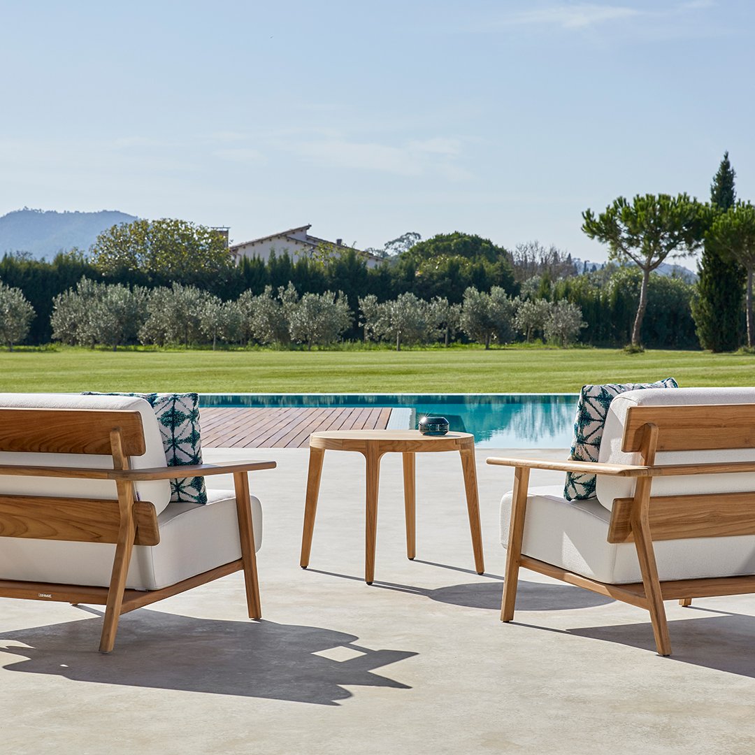 Paralel Outdoor Round Coffee Table