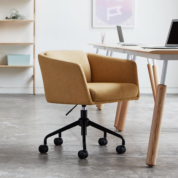Gus Modern Radius Task Chair | Design Public