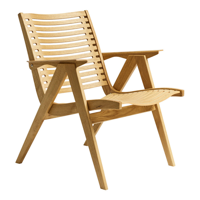 Light natural wood chair with slatted design, featuring a minimalist aesthetic and warm, inviting tones.