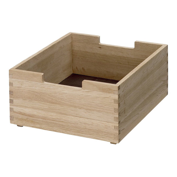 Natural wood storage box with a light, unfinished oak texture and clean, minimalist design. Perfect for organization.