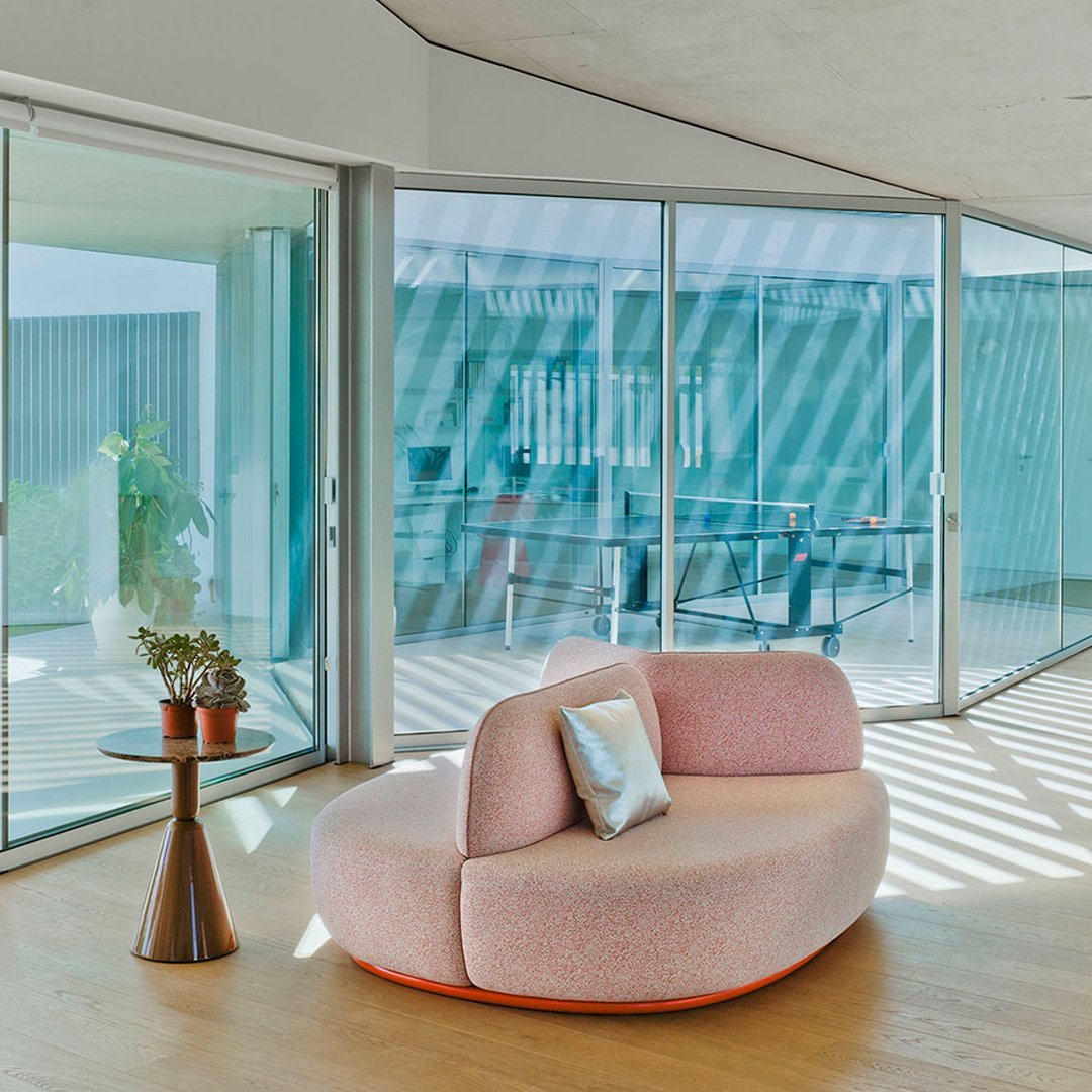 La Isla Sofa - Oval w/ Three Sections