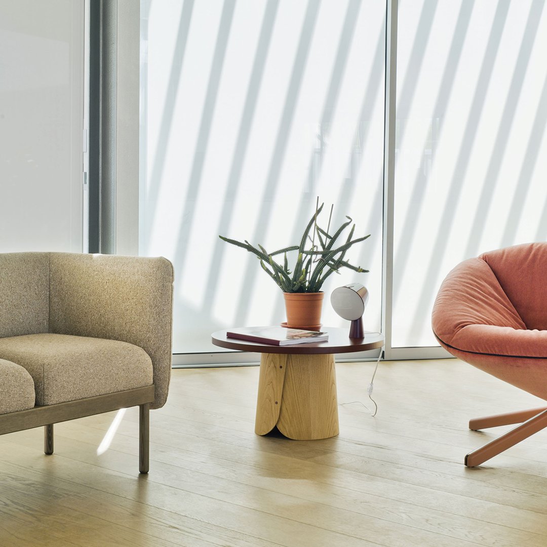 Tab Coffee Table (19.7" Dia x 14.2" H)