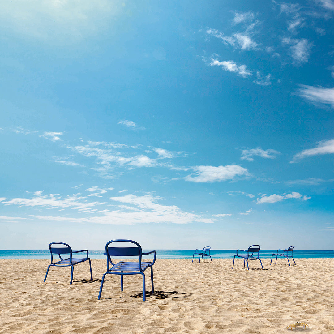 Stecca Outdoor Lounge Chair - Stackable