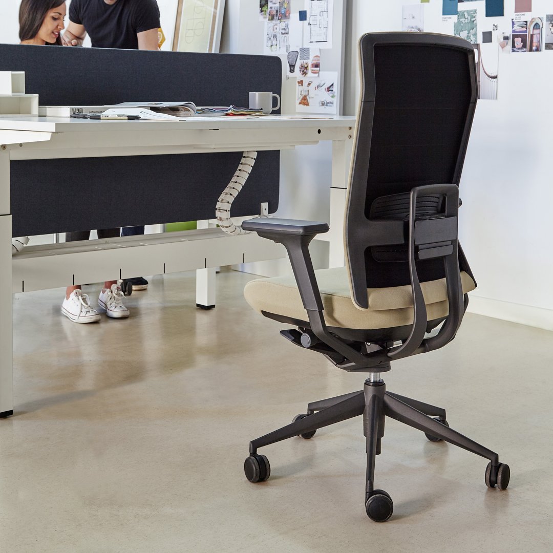 TNK Flex 50 Office Chair - High Back