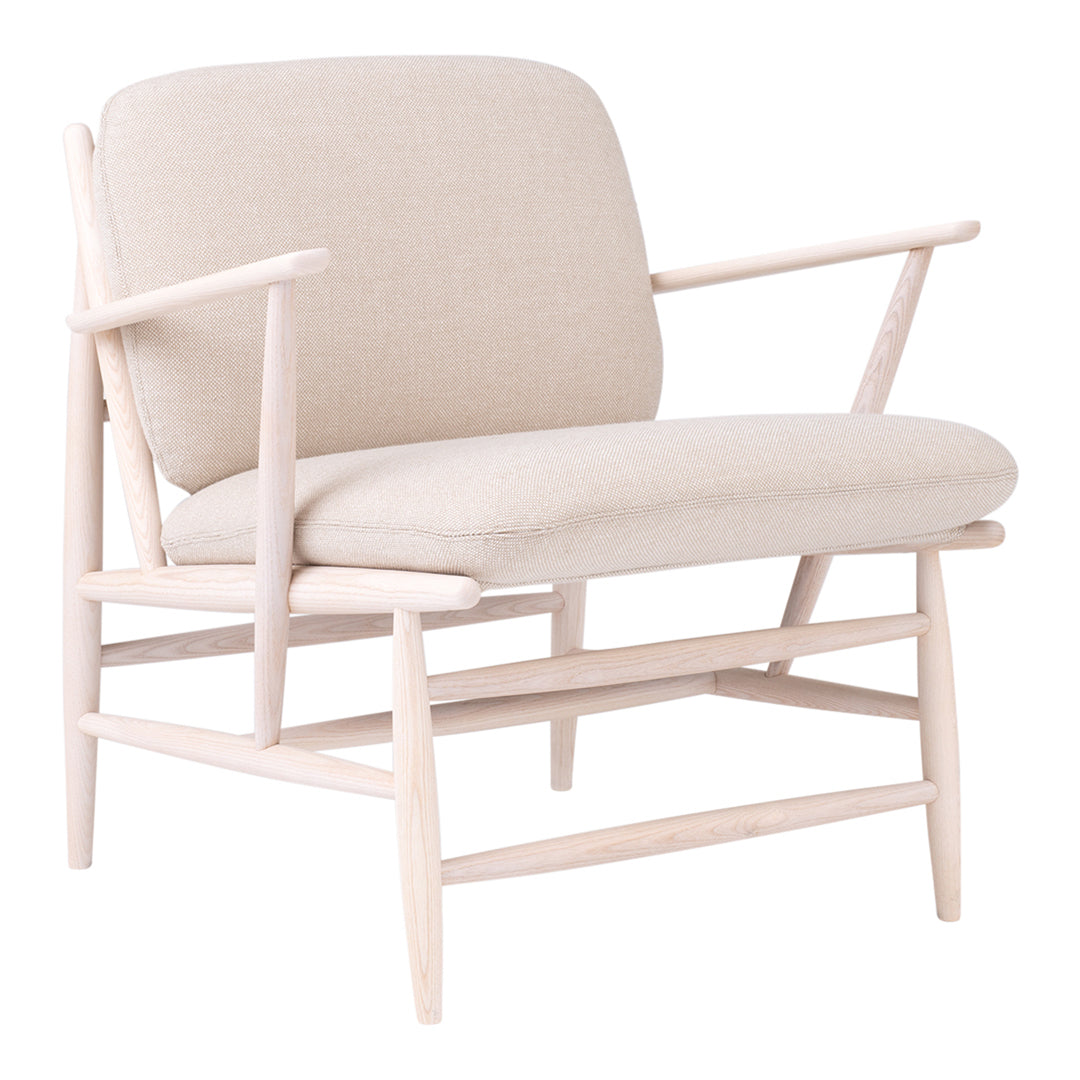 Von Lounge Chair with Arms
