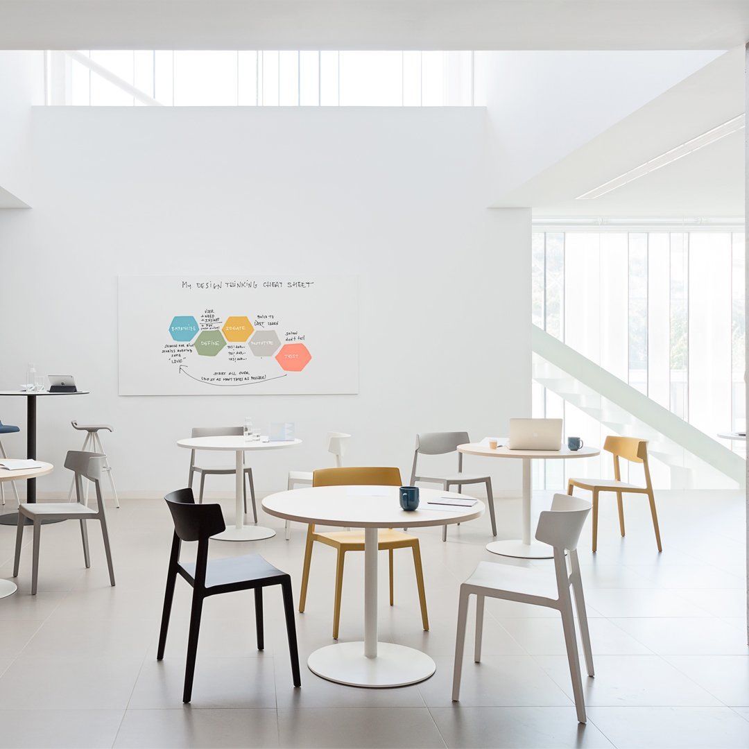 Wing Stackable Chair