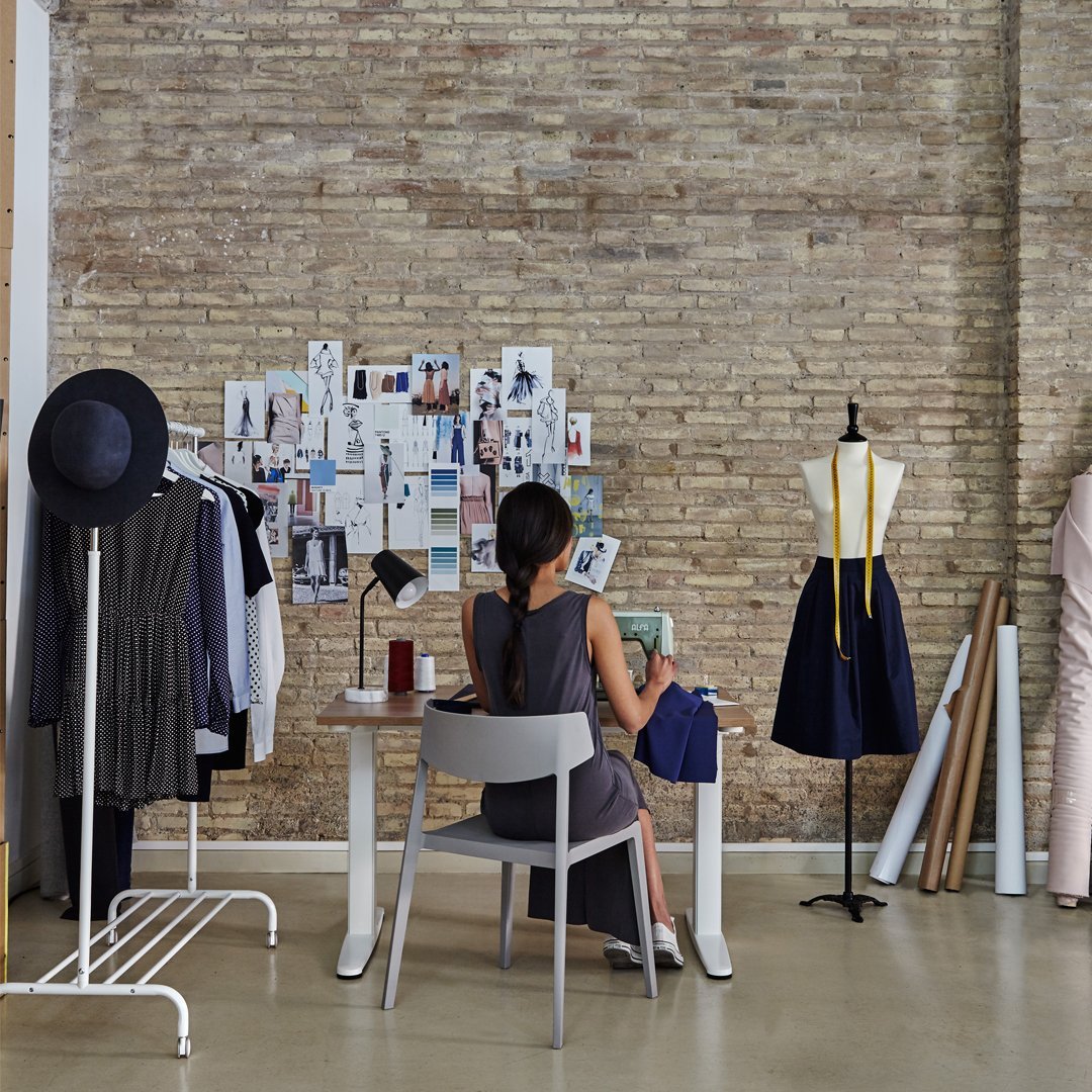 Wing Stackable Chair