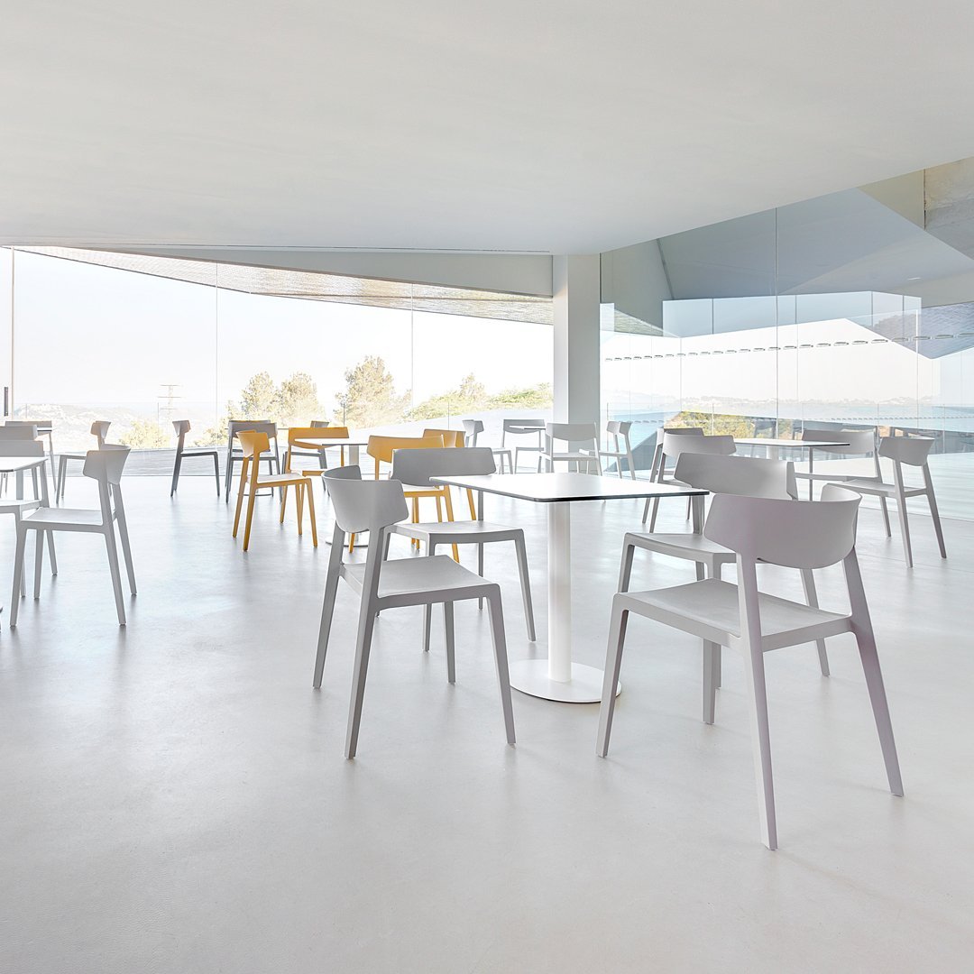 Wing Stackable Chair