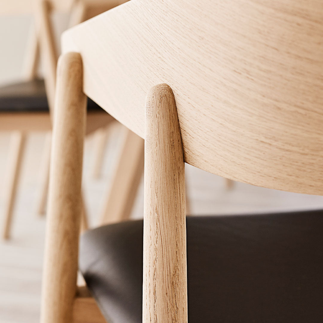 AC2 Armchair - Leather Seat