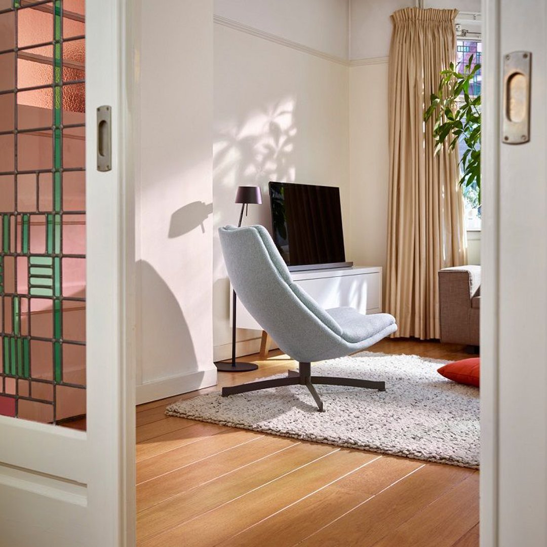 F512/F512L Chair, Swivel Base