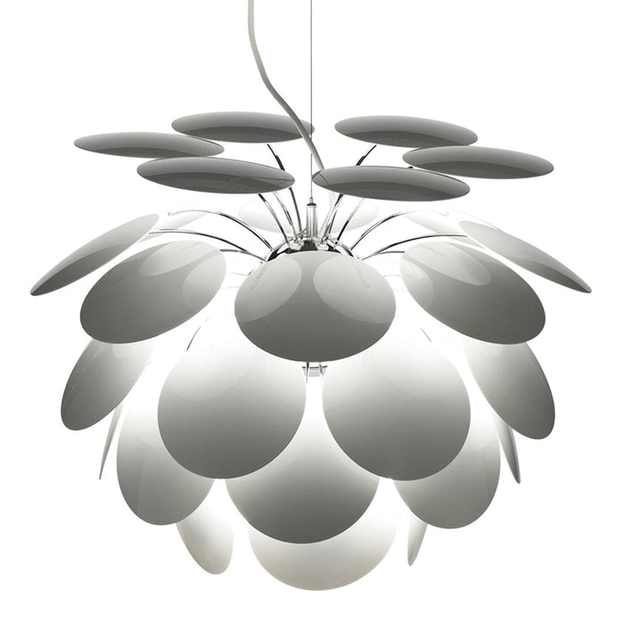 White pendant lamp featuring a layered design with circular plates, creating a modern and elegant look.