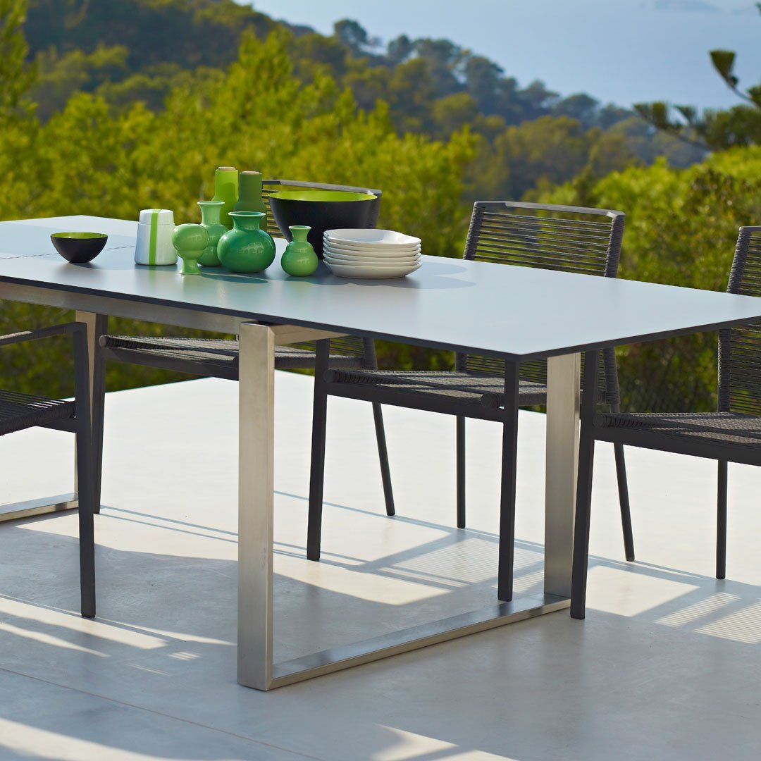 Edge Outdoor Dining Table - Extendable