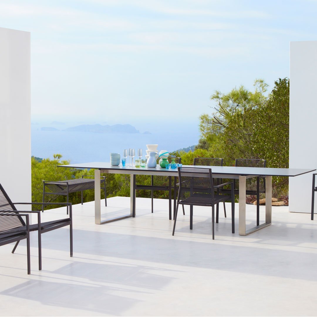 Edge Outdoor Dining Table - Extendable