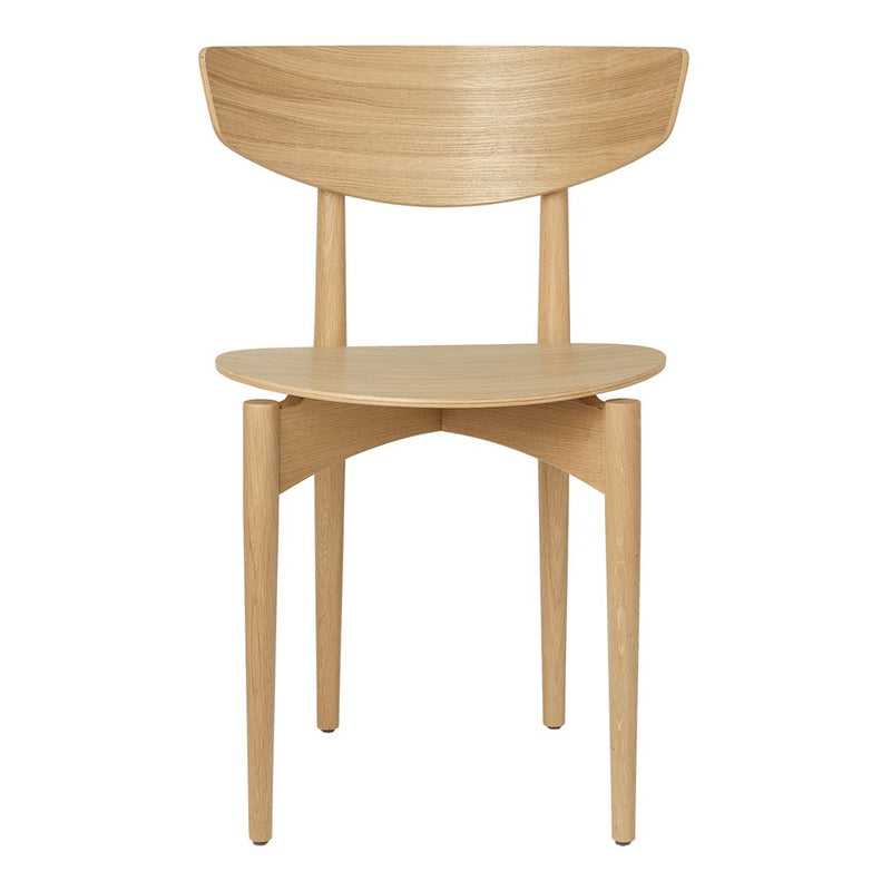 Natural wood chair with a minimalist design, featuring light beige tones and a smooth, curved pattern.