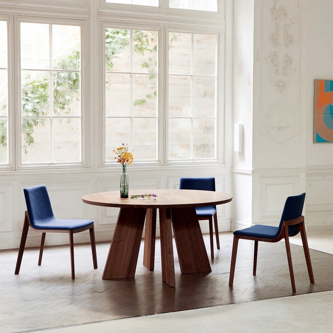 HAKAMA Round Dining Table