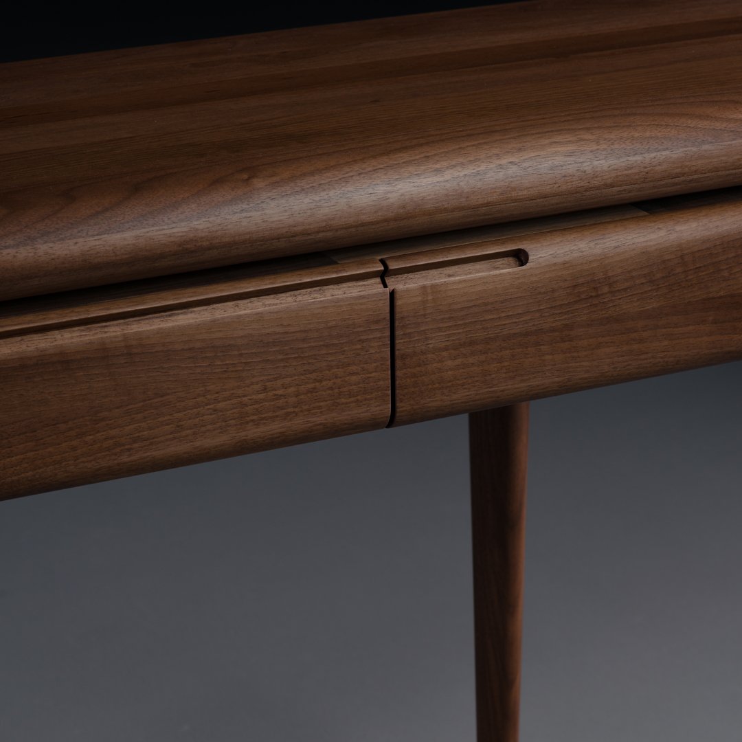 Latus Console Table