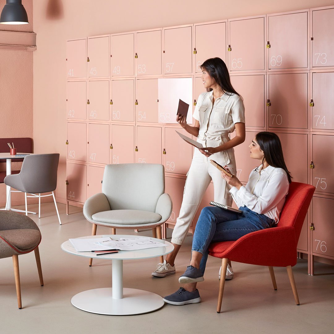 Noom Series 10 Lounge Armchair - Conical Wood Legs