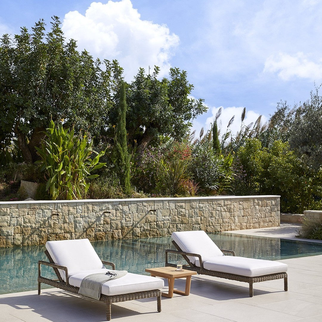 Heritage Outdoor Sunbed w/ Arms