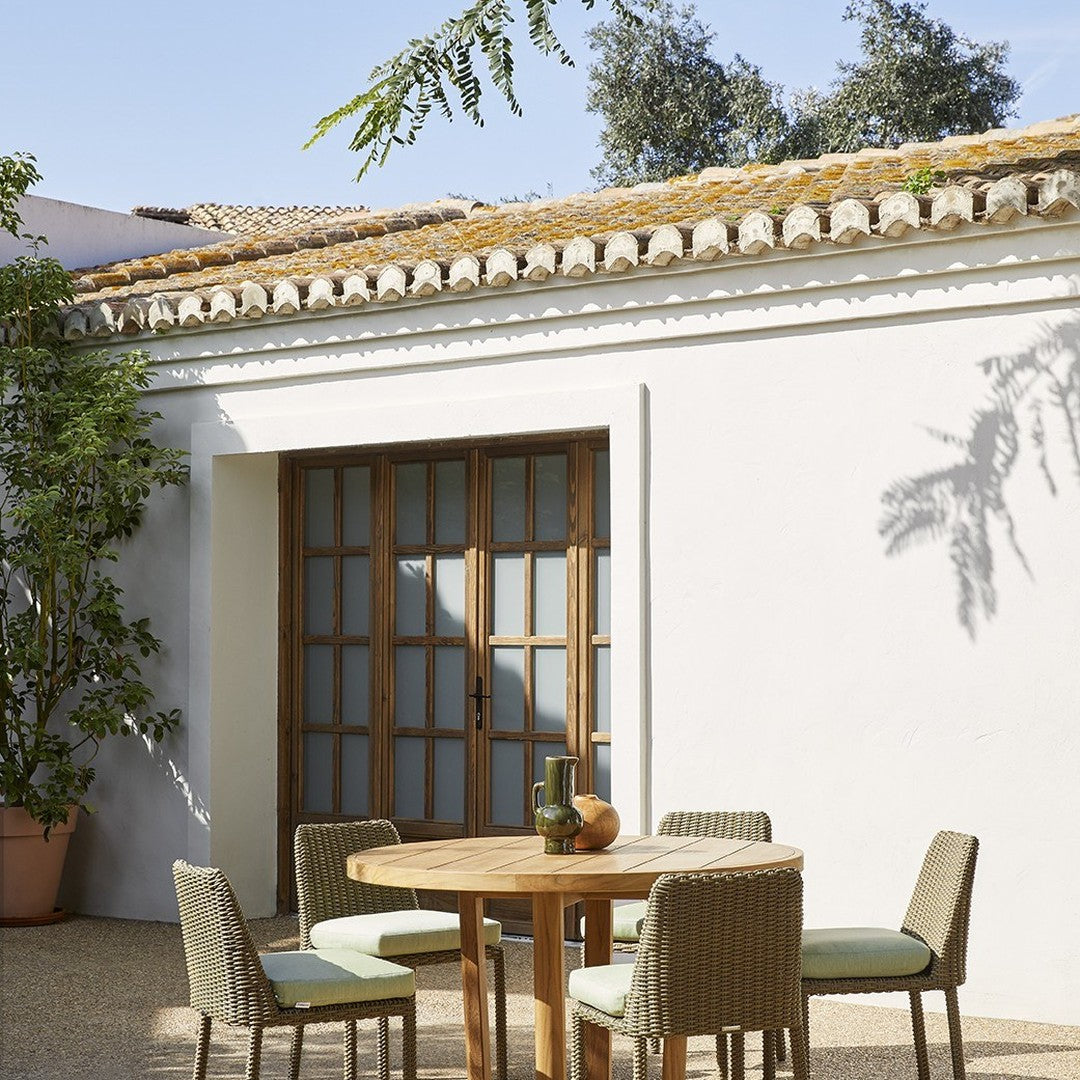 Heritage Outdoor Dining Table - Round