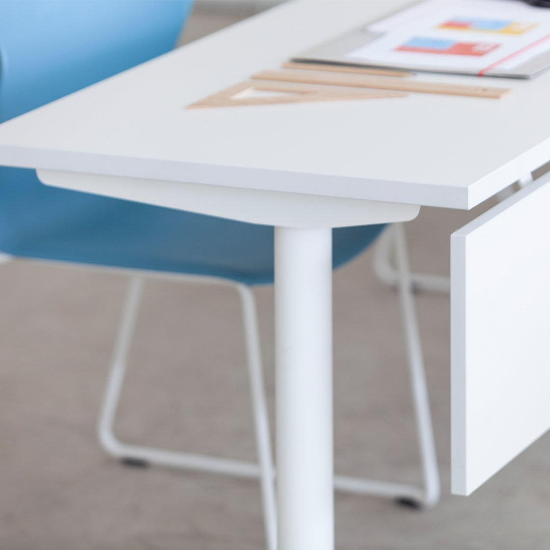 Talent 100 Straight Desk