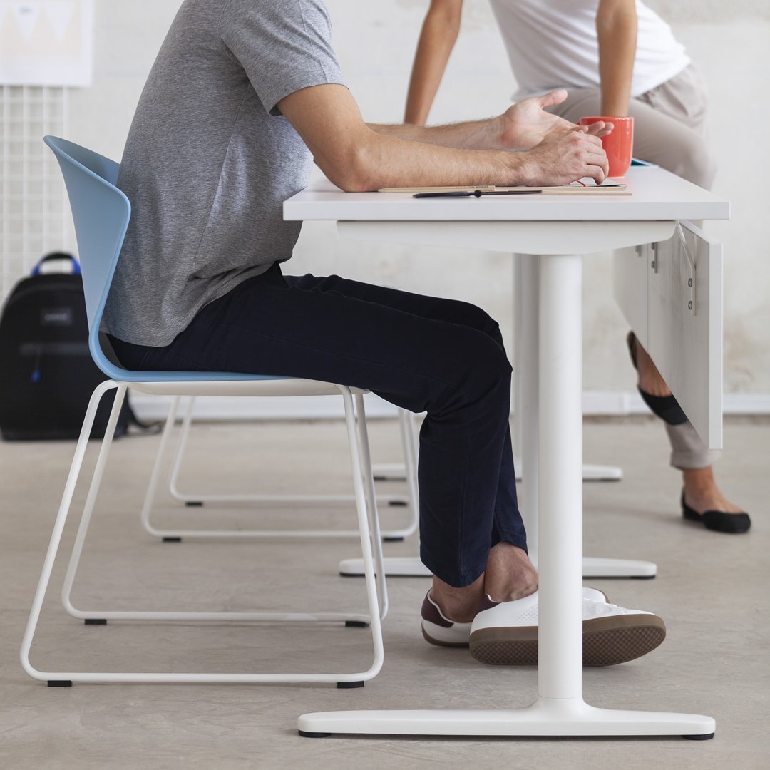 Talent 100 Straight Desk